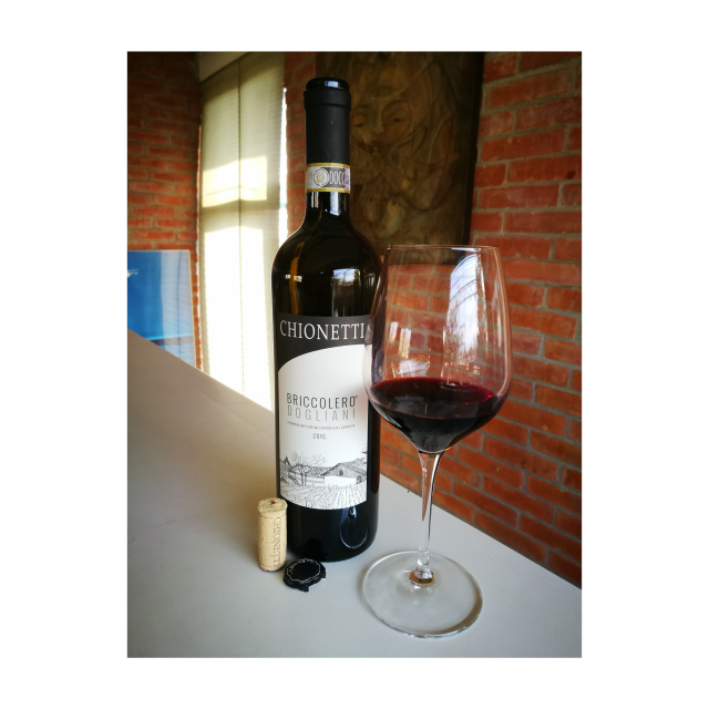 Enonauta/Degustazione di Vino #9 - Dogliani Briccolero 2016 di Chionetti. Dire Dogliani ovviamente è dire Dolcetto che è dire Chionetti.