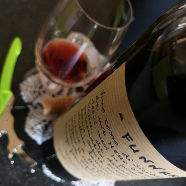 Enonauta/Degustazione di Vino #025 - review - Funnari 2015 di Mimmo Paone. Nero d'Avola a metà strada tra modernità e tradizione
