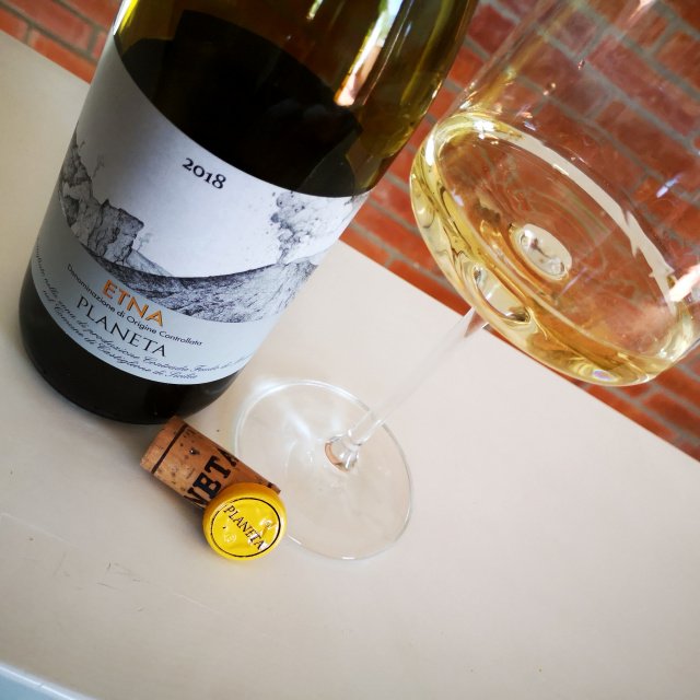 Enonauta/Degustazione di Vino #031 - wine review - Etna bianco 2018 di Planeta -  Un carricante della famosa azienda Planeta.