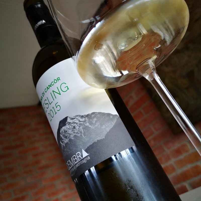 Enonauta/Degustazione di Vino #050 - wine review - Riesling Vigna di Cancòr 2015 - Cembra. freschezza, sapida petrosità, una bella tensione.