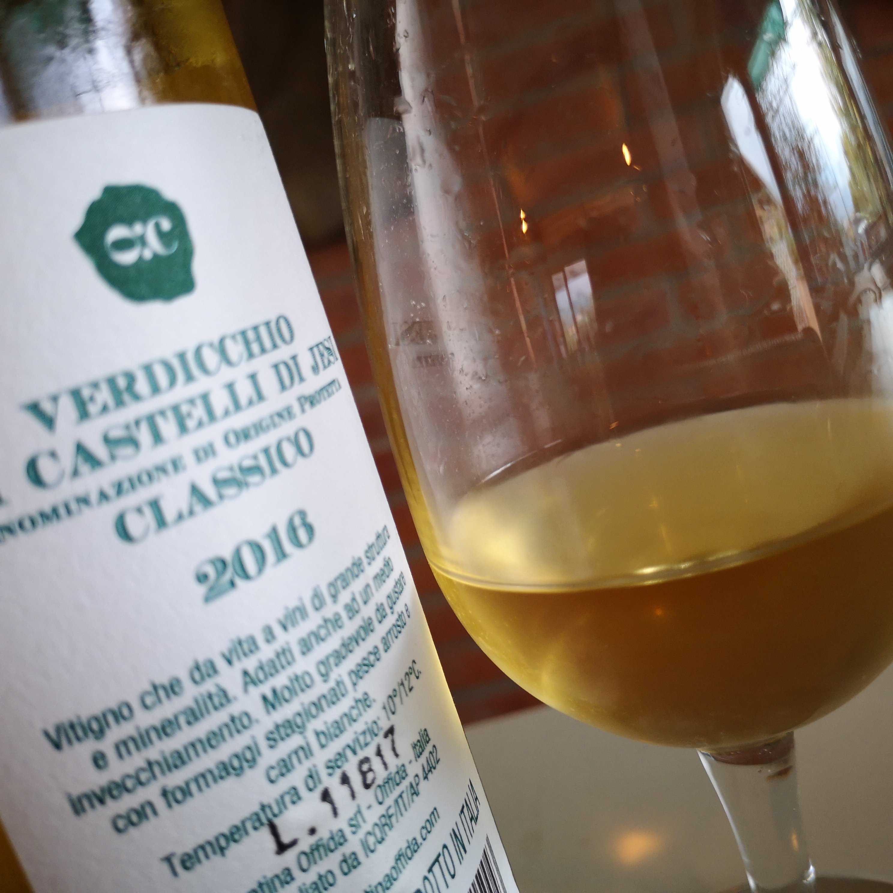 Enonauta/Degustazione di Vino #103 - review - Verdicchio dei Castelli di Jesi Classico 2016- Offida | Semplice, ma non scontato.