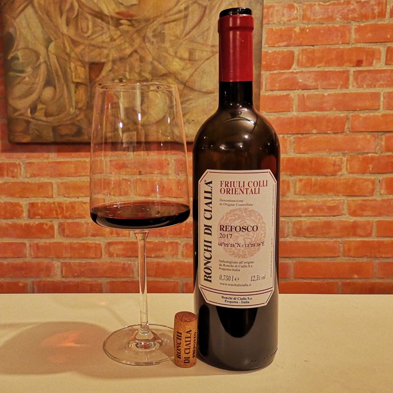 Enonauta/Degustazione di Vino #113 - review - Refosco 2017 - Ronchi di Cialla | Se ti resta impresso è per la non consueta congiunzione di due elementi. La compatta semplicità e la definizione