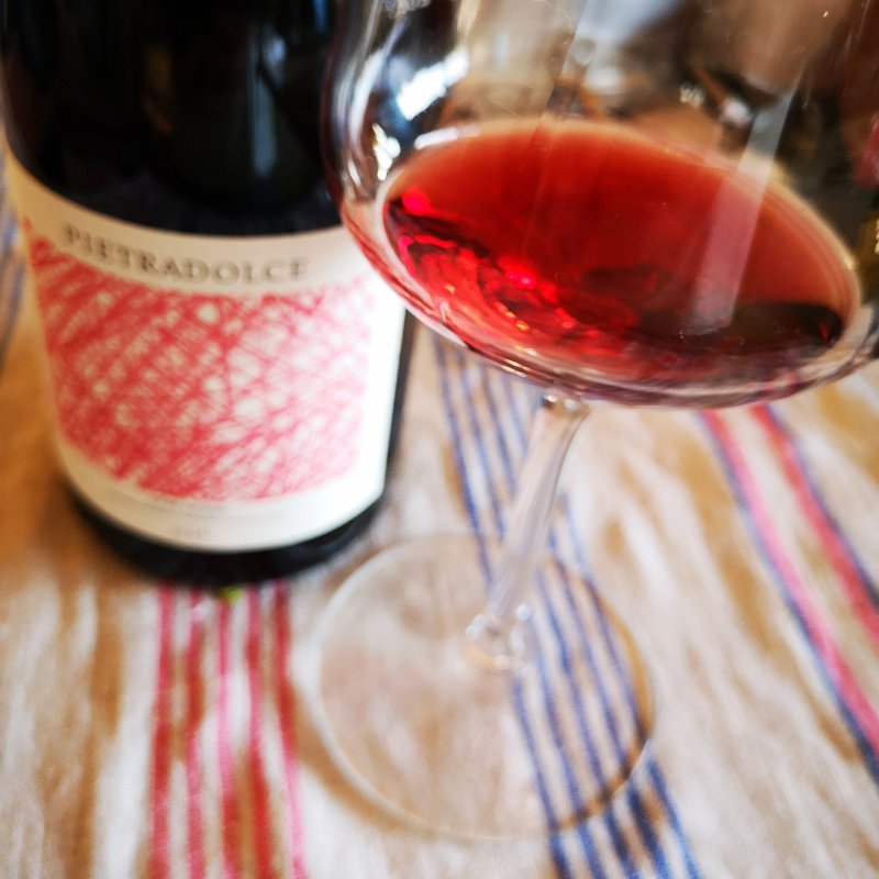 Enonauta/Degustazione di Vino #157 - review -  Etna Rosso 2019
 Pietradolce | molto vitale, tirato, asciutto, dà l'impressione di essere stato pensato e poi realizzato in modo consequenzialmente felice