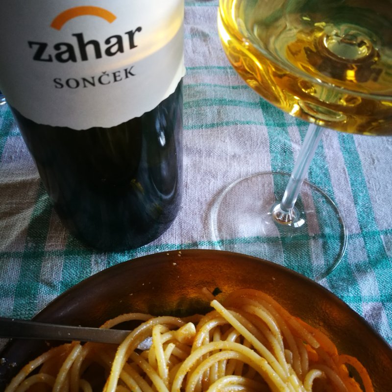 Enonauta/Degustazione di Vino #162 - review -  Soncek 2019 - Zahar | vino profumato, preciso e dal gusto intenso che conferma Zahar come una delle realtà più approcciabili e convincenti nel novero di quelle che lavorano in bio/biodinamico/naturale.