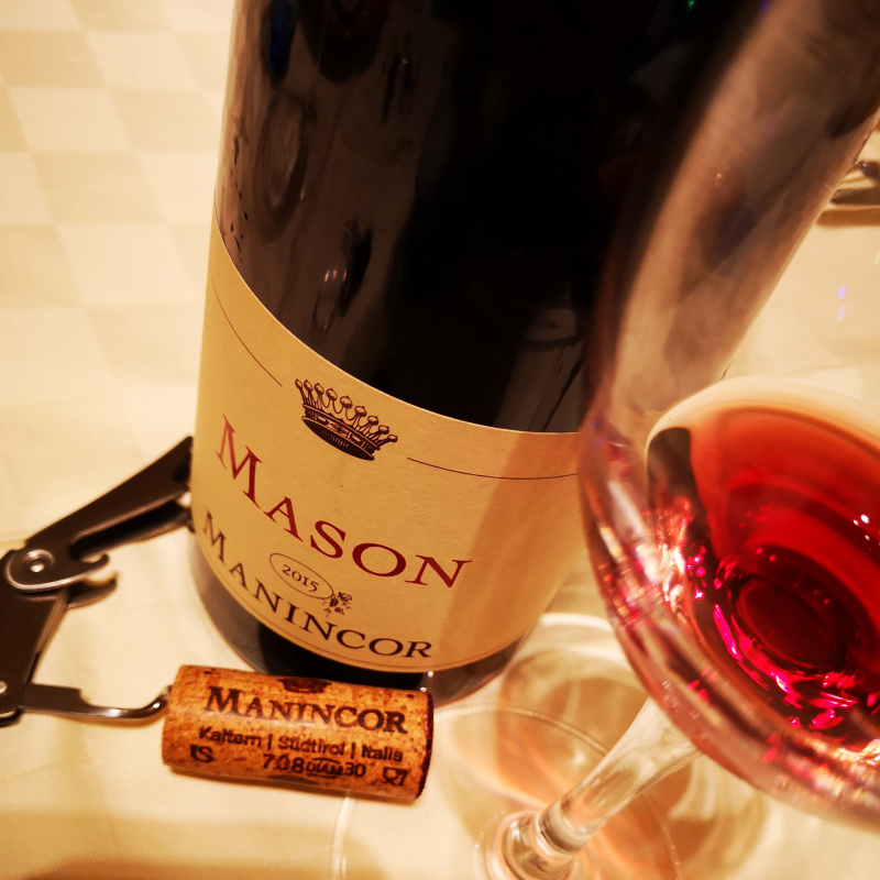 Enonauta/Degustazione di Vino #181 - Mason 2015 - Manincor | Vino dalla luminosità rara, aperto, lindo e diretto nel bouquet...
