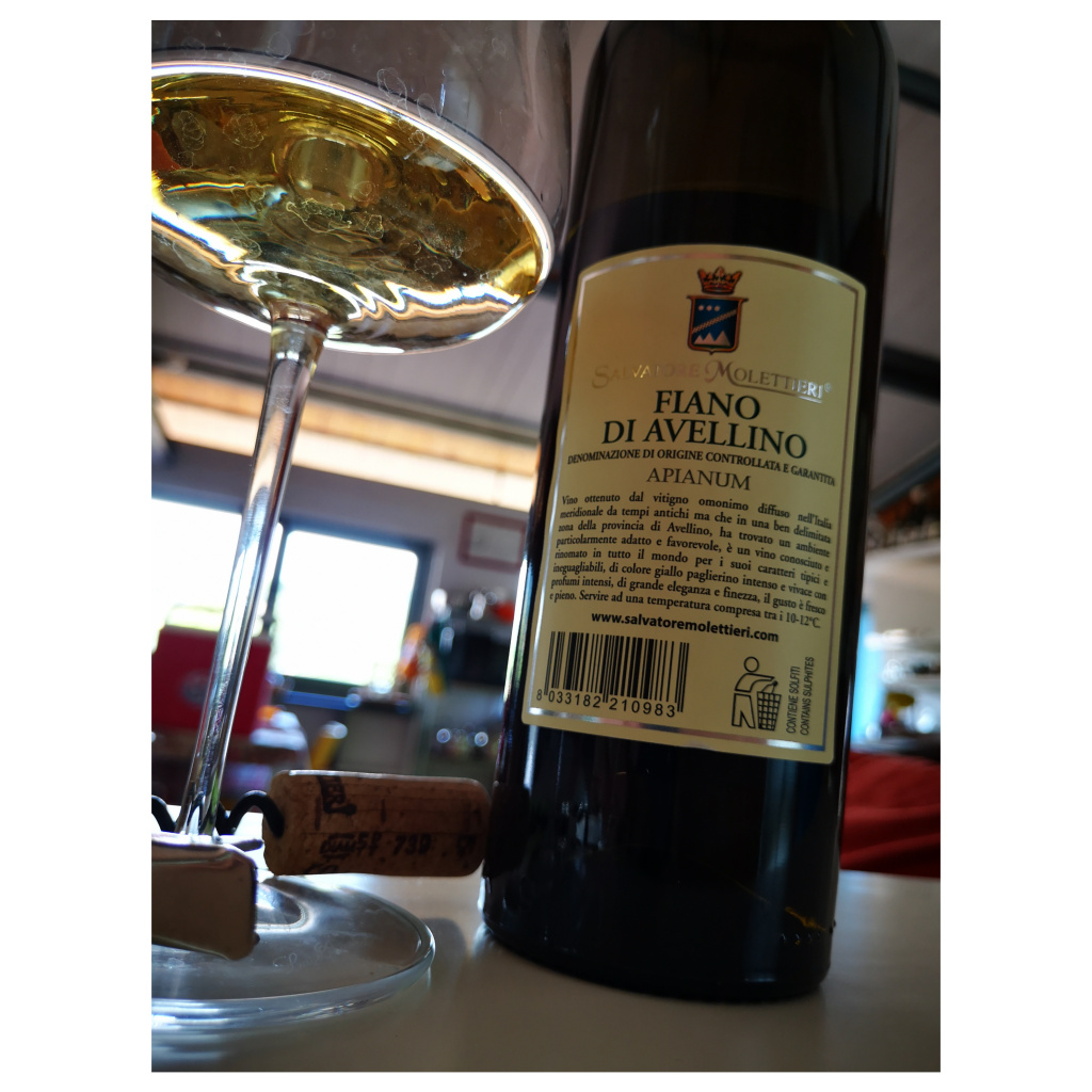 Enonauta/Degustazione di Vino #249 - review - Fiano di Avellino 2016 Apianum - SALVATORE Molettieri | Vino di carattere che ha iniziato un suo interessante percorso evolutivo