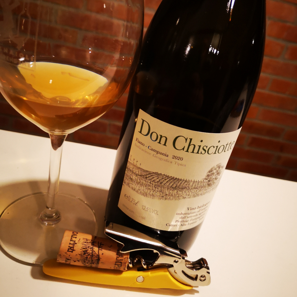 Enonauta/Degustazione di Vino #298 - review - Fiano Don Chisciotte 2020 - Zampaglione | Sapidità spiccata che fa ripensare a vini di omologhi, ben più famosi, produttori di bianchi di stampo tradizionale che ricorda per forma e gusto.