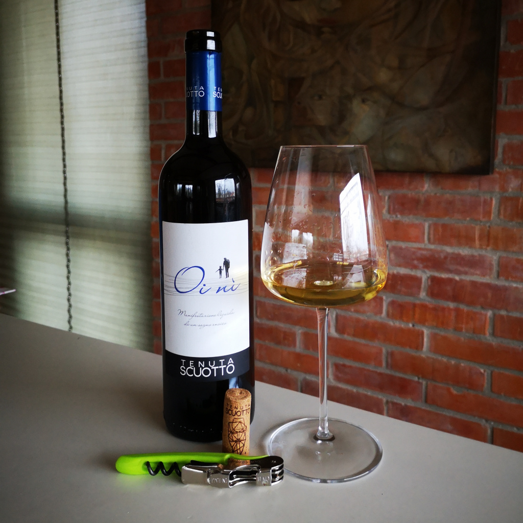 Enonauta/Degustazione di Vino #306 - review - Oi Nì 2019 - Tenuta Scuotto - Campania Fiano Igp | vino lussureggiante, generoso, a tratti paradossale