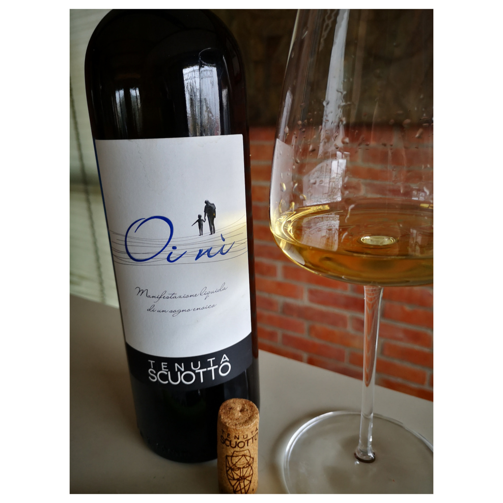 Enonauta/Degustazione di Vino #306 - review - Oi Nì 2019 - Tenuta Scuotto - Campania Fiano Igp | vino lussureggiante, generoso, a tratti paradossale