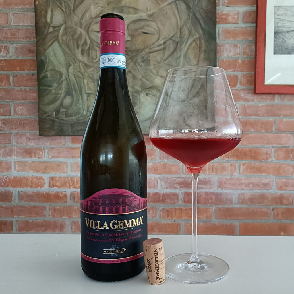 Enonauta/Degustazione di Vino #345 - review - Cerasuolo d'Abruzzo Superiore Villa Gemma 2022 - Masciarelli | brillante congiunzione di corpo e agilità di beva
