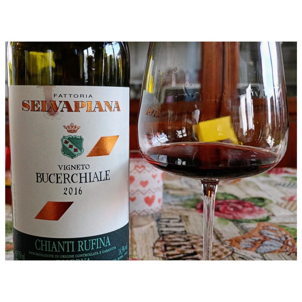 Enonauta/Degustazione di Vino #373 - review - Bucerchiale Chianti Rùfina Riserva 2016 - Fattoria Selvapiana | Un vino dai ricordi olfattivi intensi e nitidi con un sorso che non ha una virgola fuori posto