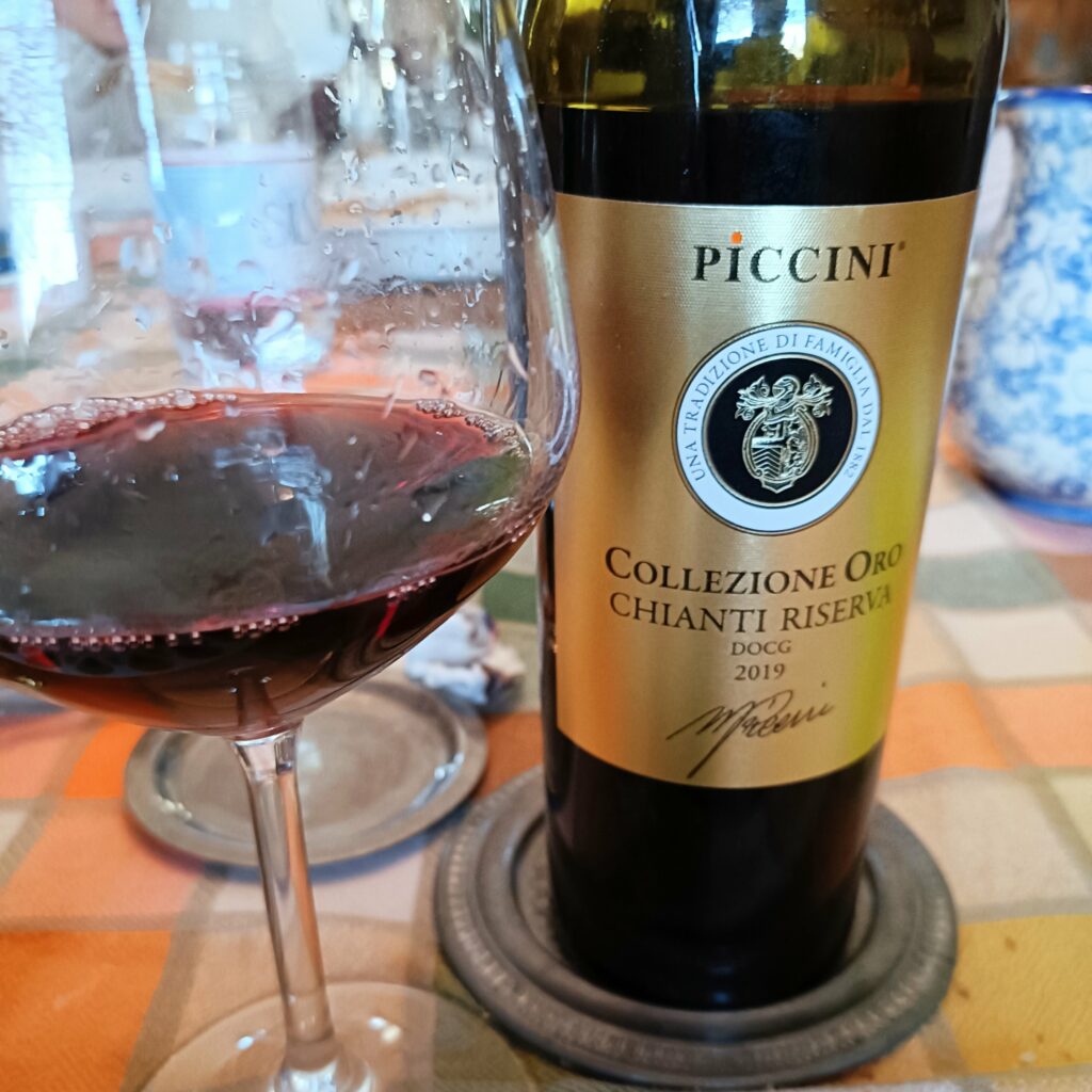 Enonauta/Degustazione di Vino #382 - review - CHIANTI RISERVA COLLEZIONE ORO 2019 - PICCINI | In estrema sintesi lo potrei definire un vino inespressivo ed inoffensivo.