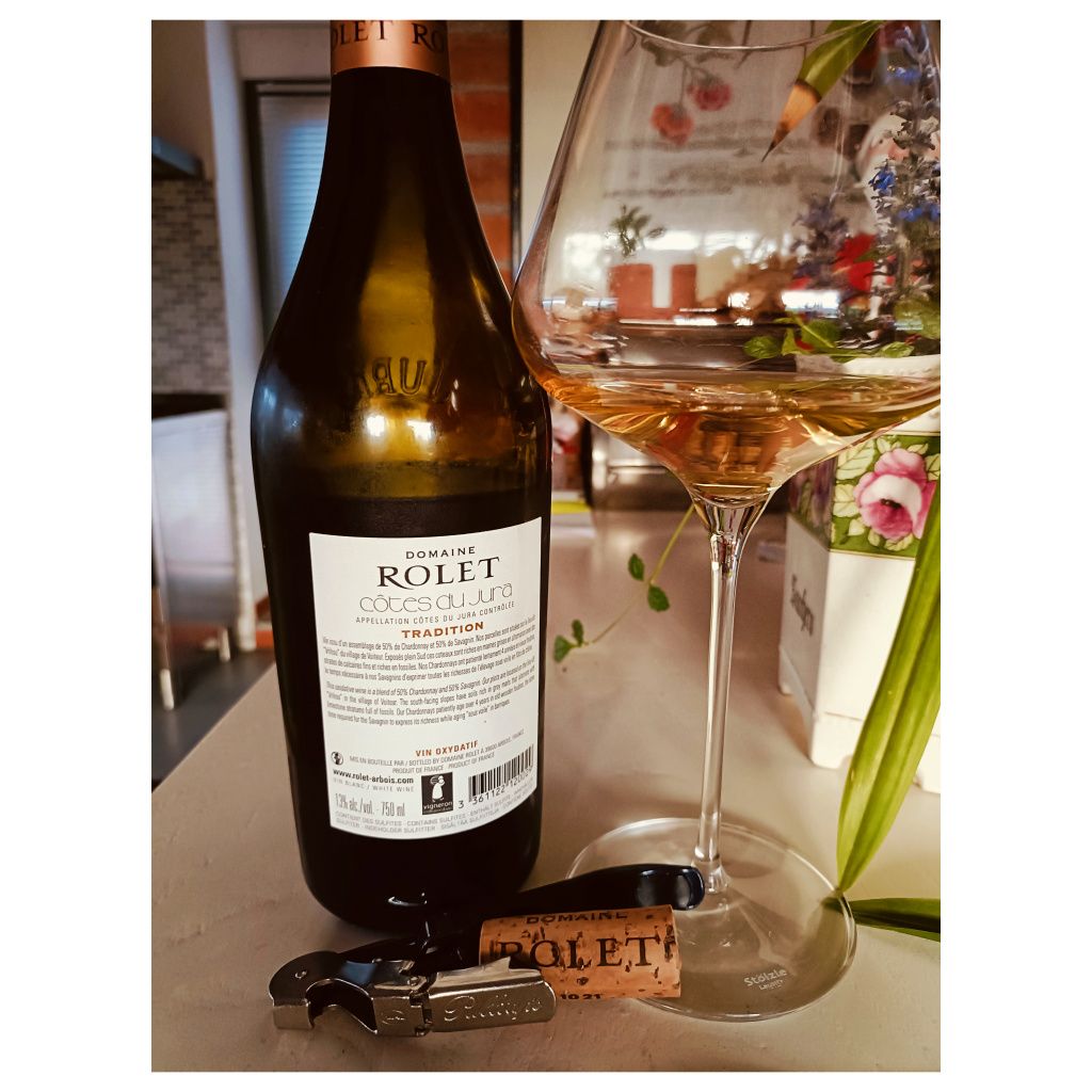 Enonauta/Degustazione di Vino #332 - review - Cotes de Jura Tradition 2015 - Domaine Rolet | Vino ossidativo dallo Jura con buon corpo