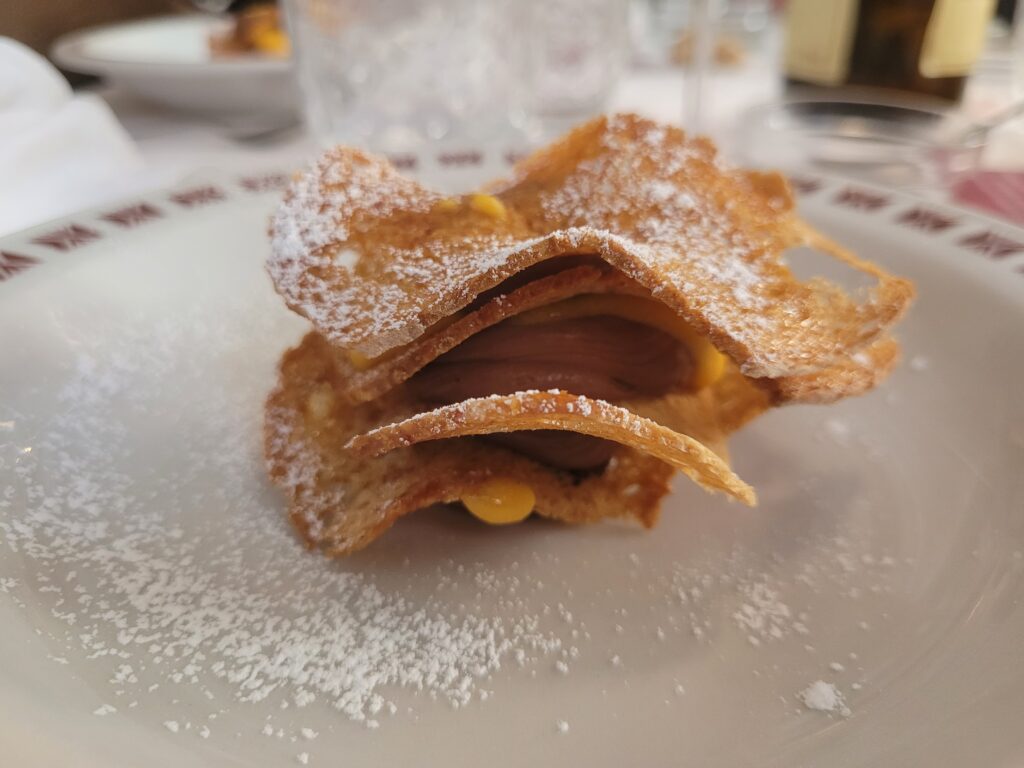 Cremoso al cioccolato, zabajone e cialde croccanti.
Il Benestare - a tavola con L'Enonauta #2 | Trattoria da Amerigo 1934 a Savigno (Bologna) | un luogo da cui si esce pensando a quando tornare