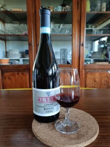Enonauta/Degustazione di Vino #470 - review - Barbera Langhe 2022 - Nicholas Altare | Barberina snella, tonica e ben fatta