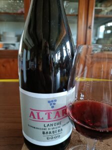 Enonauta/Degustazione di Vino #470 - review - Barbera Langhe 2022 - Nicholas Altare | Barberina snella, tonica e ben fatta